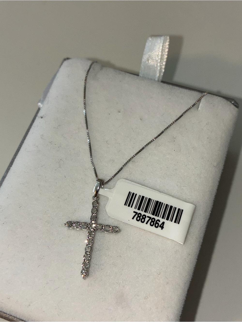 10k solid white gold NWT diamond cross necklace